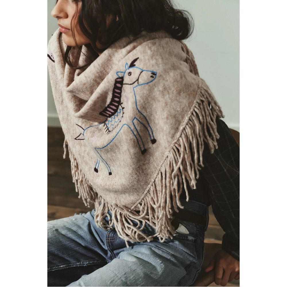 Zara EMBROIDERED FRINGED SHAWL